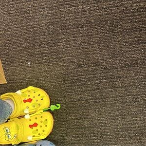 Spongebob crocs 7M/9W